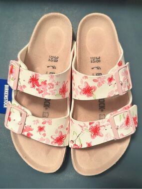 Birkenstock Arizona Blossom
White Birko-Flor Size 38